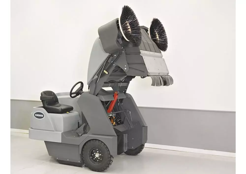 Nilfisk Advance SW8000 Sweeper | Fairchild Equipment