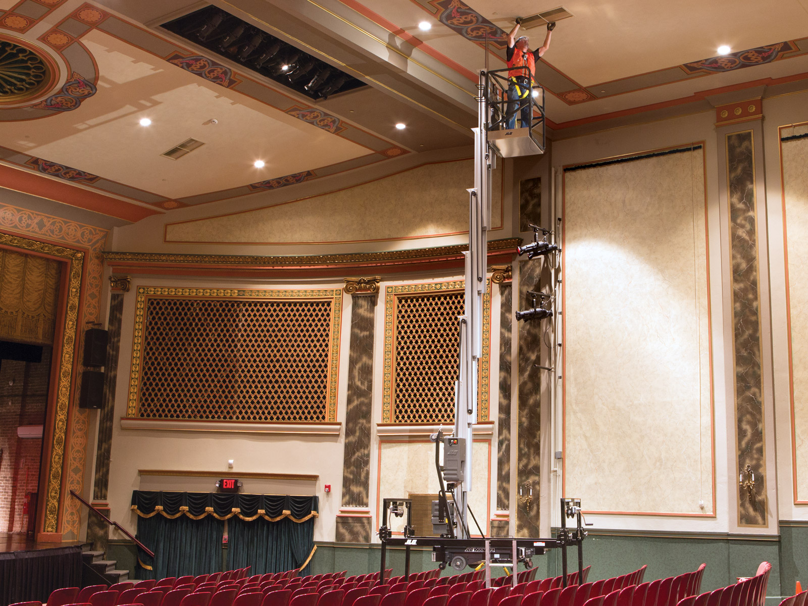 JLG 41AM Vertical Lift