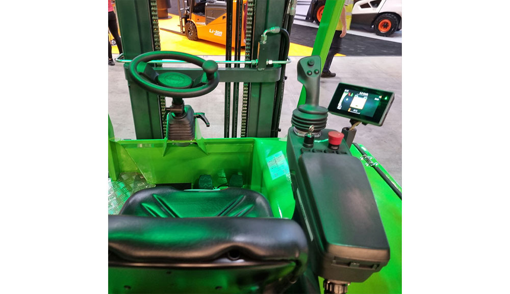 Combilift Combi-Cube operator area.